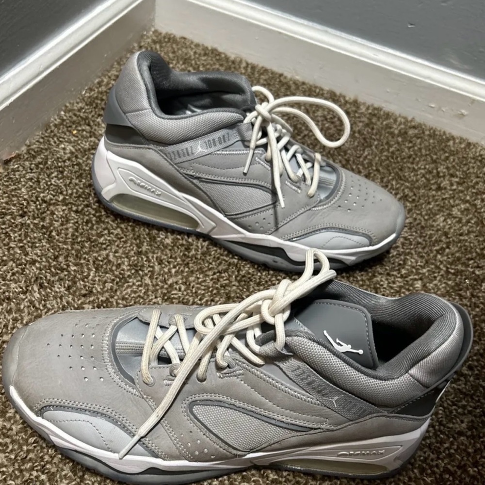 Jordan Men's Point Lane Shoes( only been wore a few times)